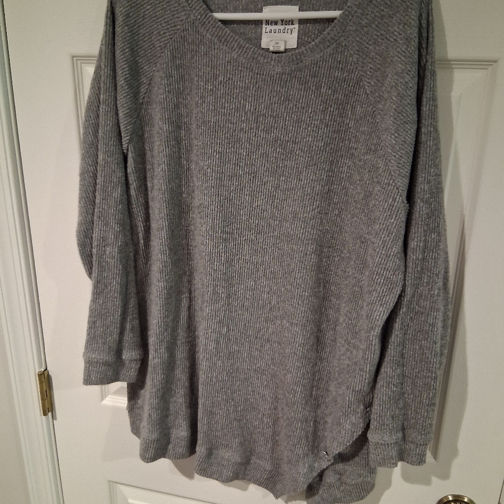 New York Laundry Women's  Gray Crew Neck Sweater  Size 3X Slightly Used